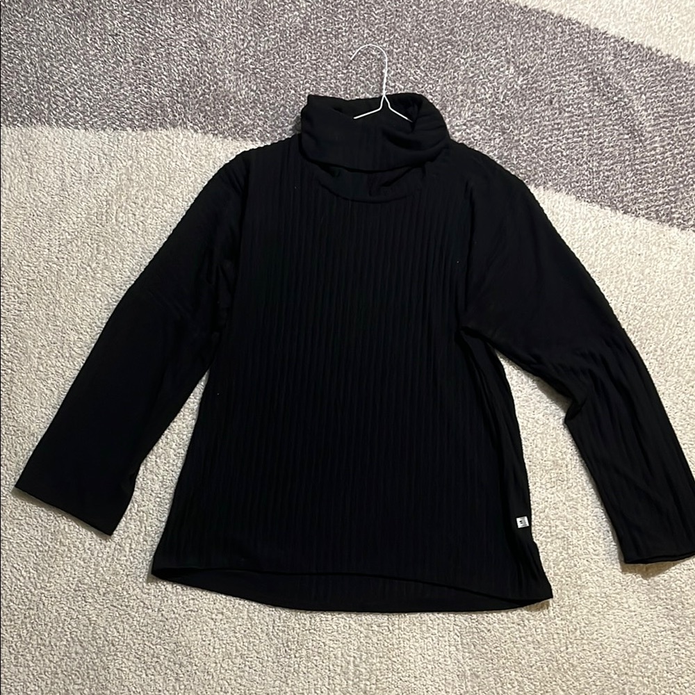NYTT Black Relaxed Turtleneck Sweater